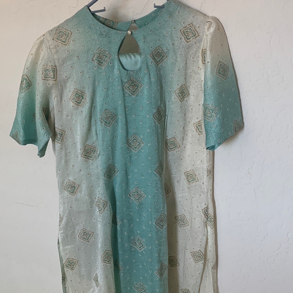 Woman’s Indian suit